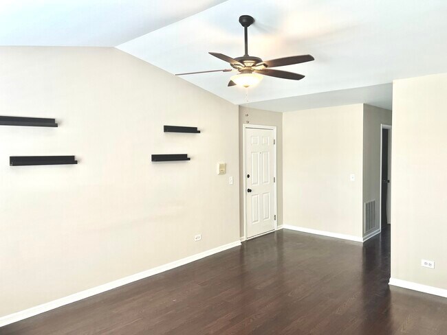 Foto del edificio - 1288 N Red Oak Cir