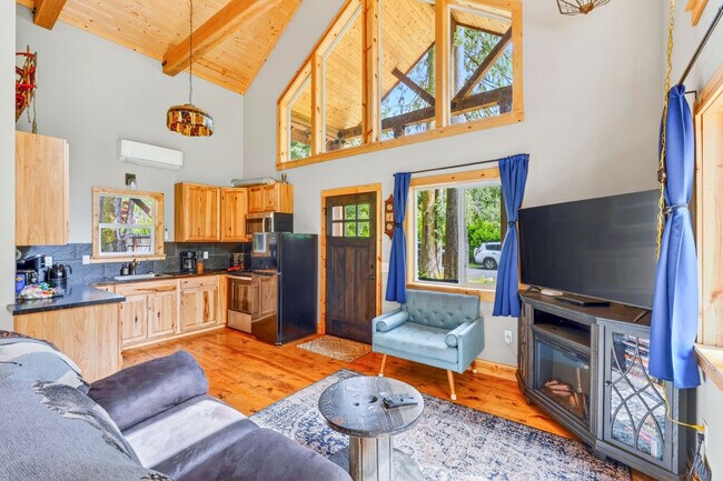Building Photo - 58821 SE Cabin Ln