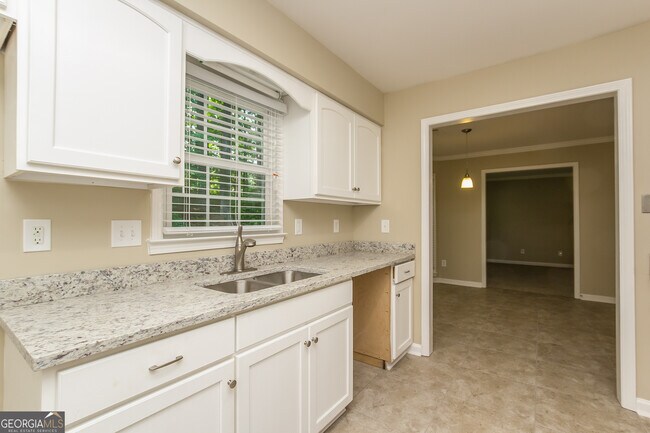 Foto del edificio - 320 Sumter Dr NE