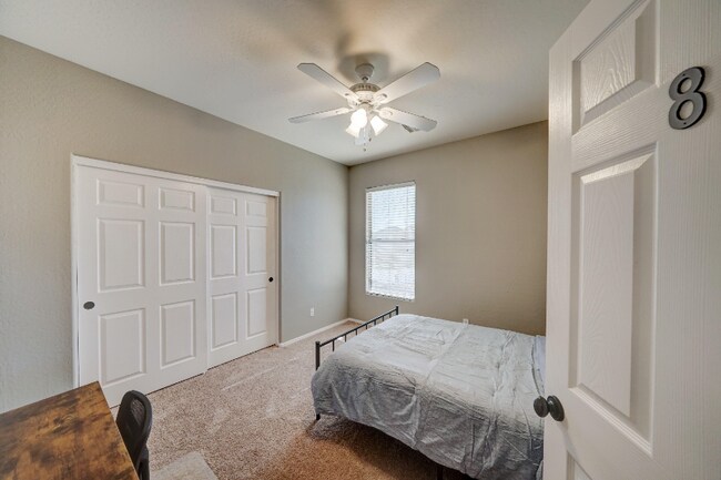 Foto del edificio - 10223 W Raymond St