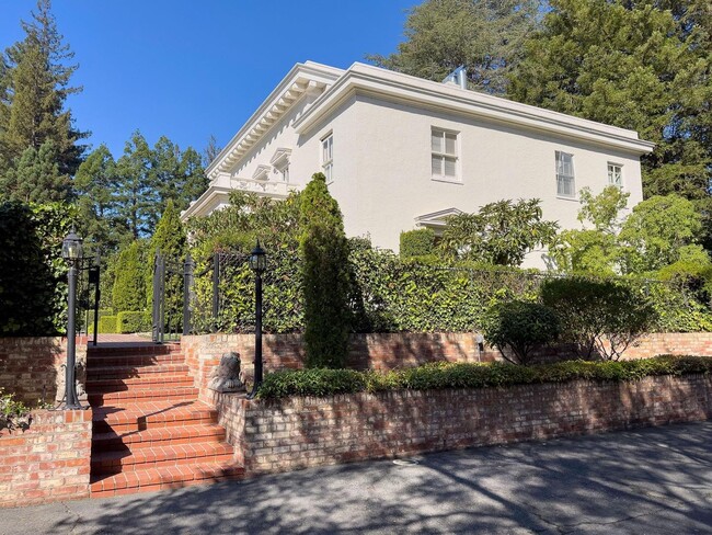 Building Photo - 420 Roblar Ave