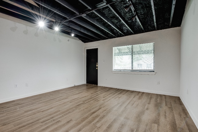 Foto del edificio - 5103 Live Oak St