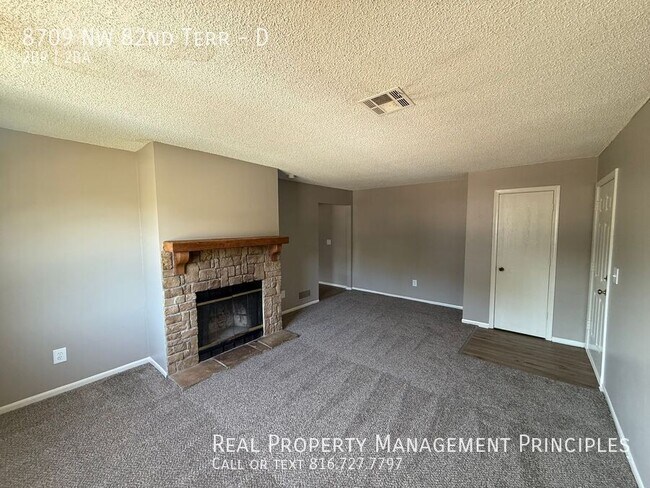 Foto del edificio - 8709 NW 82 Terrace