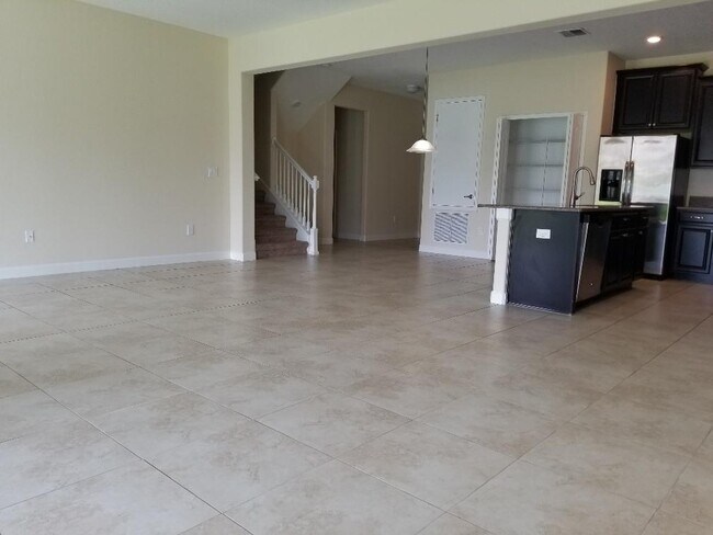 Building Photo - 15180 Evergreen Oak Loop