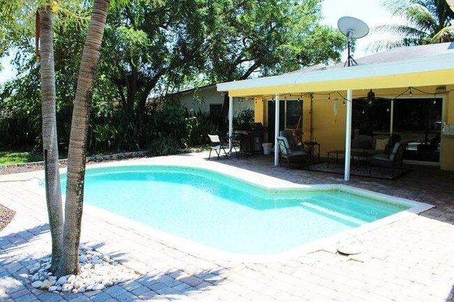 Foto del edificio - 1221 SW 4th Street, Boca Raton, FL, 33486