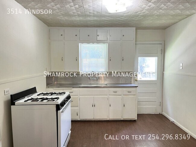 Foto del edificio - Cute 2/1 Duplex in Waco!