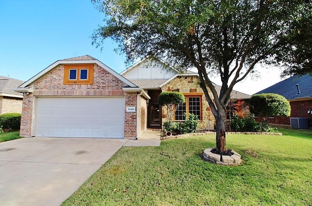 Foto principal - 5840 Somerton Dr