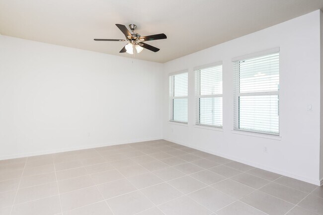 Foto del edificio - 1923 Tohoqua Boulevard