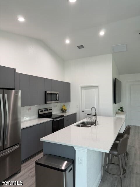 Foto del edificio - 8041 Sherwood Cir