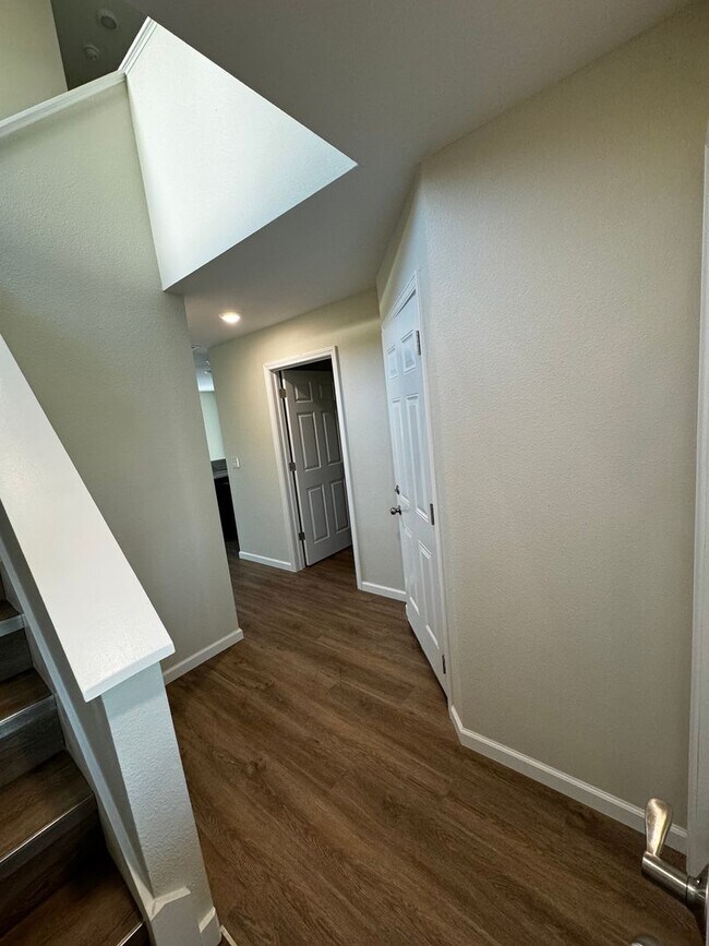 Foto del edificio - 839/841 W Stewart St