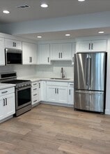 Building Photo - 13326 S Henning Cir