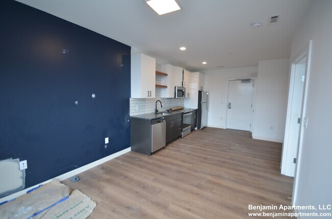 Building Photo - 89 Brighton Ave