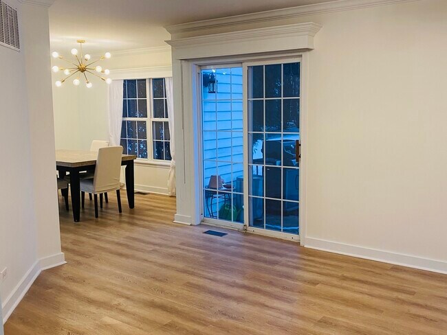 Foto del edificio - 2745 Borkshire Ln