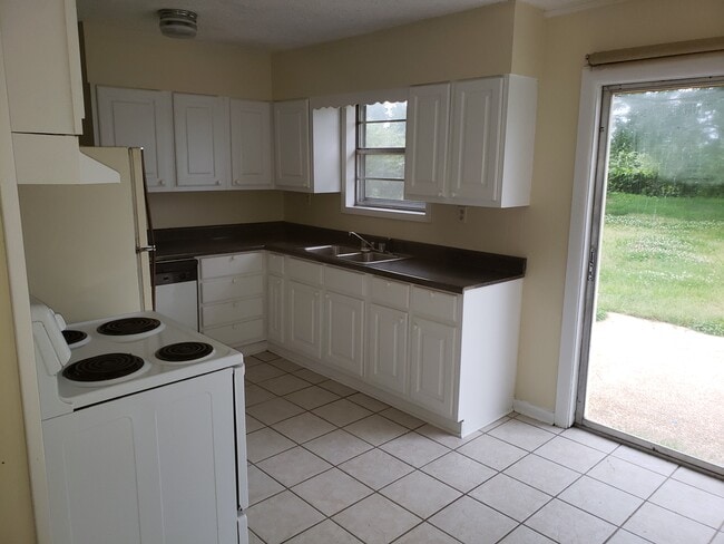 Building Photo - 418 Thacker Loop