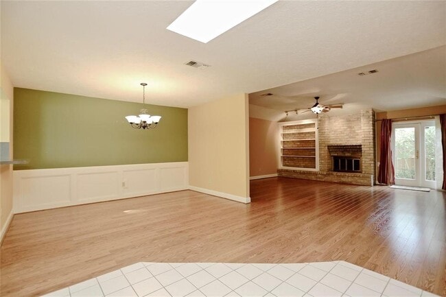Foto del edificio - 14206 Stokesmount Dr
