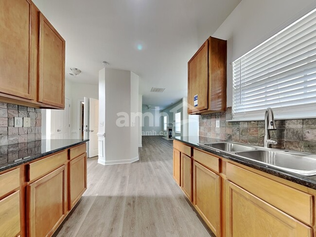 Building Photo - 456 Clearwater Dr