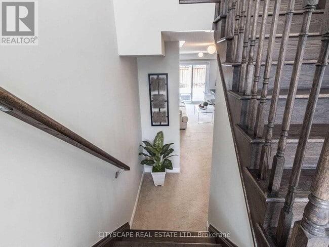 Building Photo - 22 Rockbrook Trail