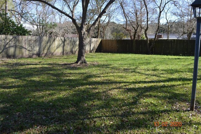 Building Photo - 608 N Plantation Dr