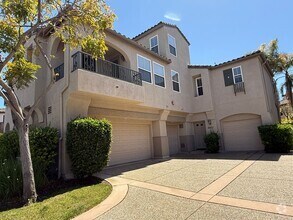 Building Photo - 6471 Terraza Portico