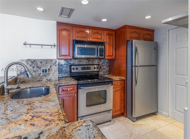 Foto del edificio - 770 Claughton Island Dr