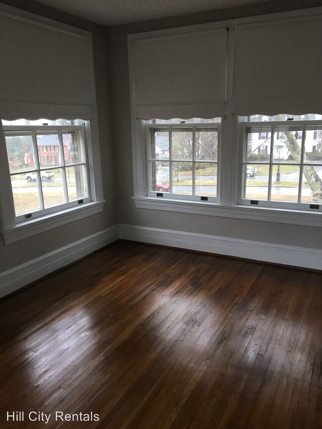 Foto del edificio - 3837 Peakland Pl