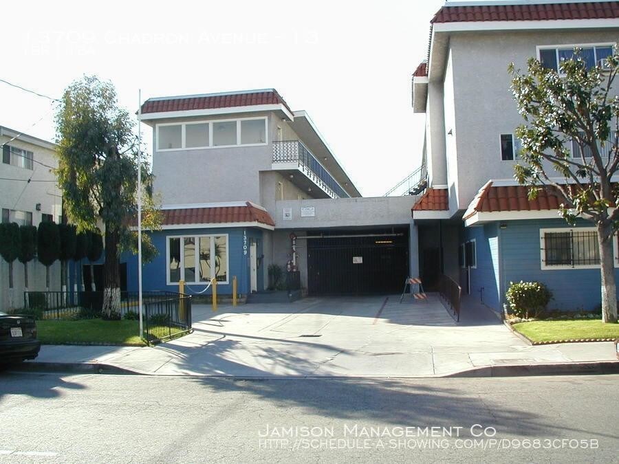Foto principal - 1 bedroom in Hawthorne CA 90250