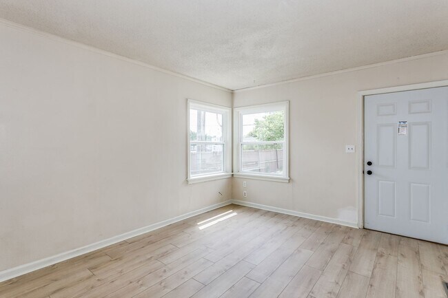 Foto del edificio - 1802 N Market St