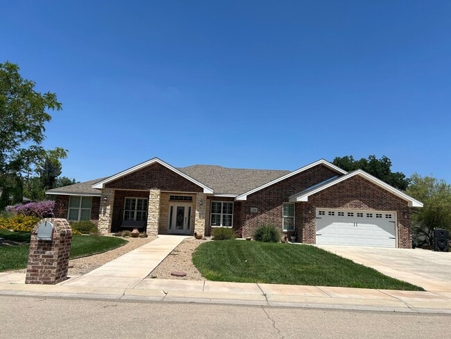 Building Photo - FLETC RENTAL Fully Furnished 4 bedroom home