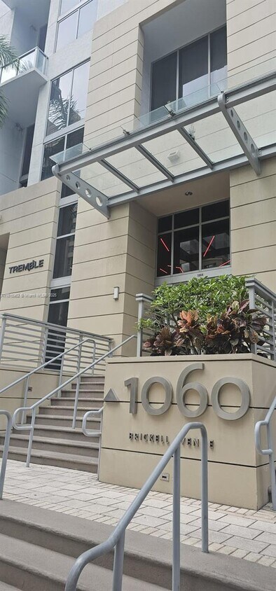 Primary Photo - 1060 Brickell Ave