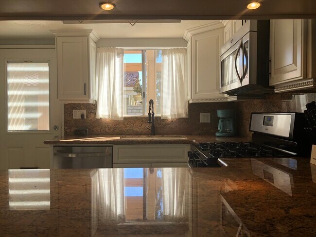Building Photo - 307 Tava Ln