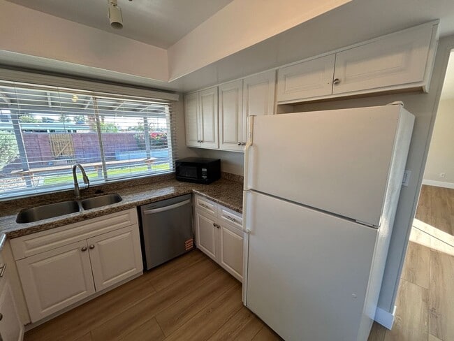 Foto del edificio - 8601 E Orange Blossom Ln