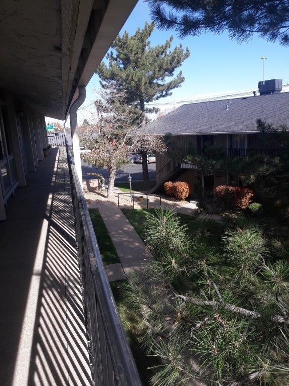 Foto principal - 6495 E Happy Canyon Rd