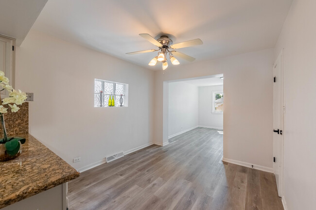 Building Photo - 5222 S Normandy Ave