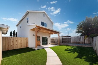 Building Photo - 4628 Derrick Dr