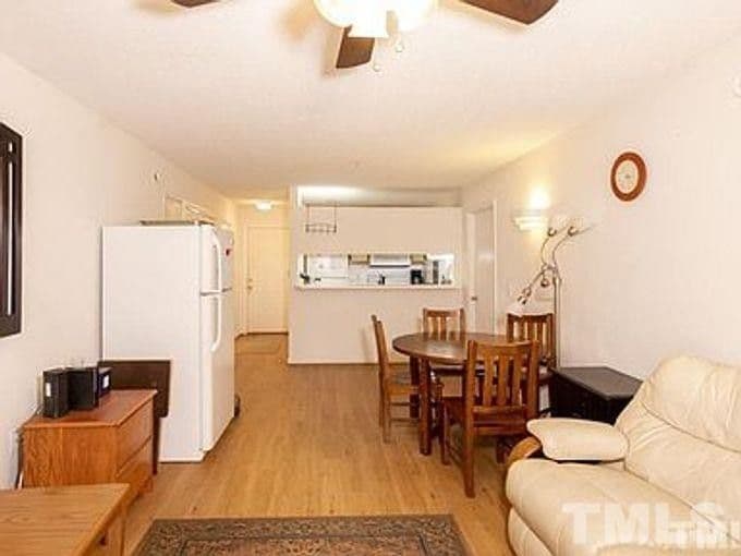 Room in Condo on Collegiate Cir - Room in Condo on Collegiate Cir
