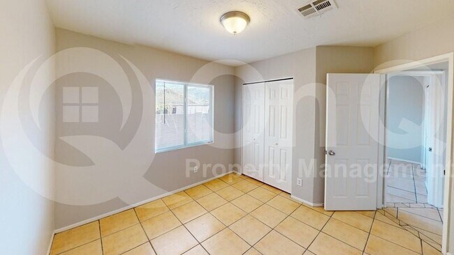Foto del edificio - 9011 S 8th Pl