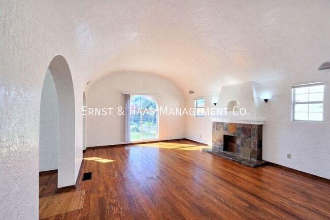 Foto del edificio - 5426 Lewis Ave