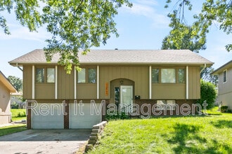 Building Photo - 12865 Valley St