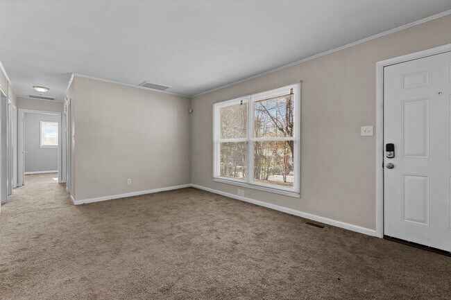 Building Photo - Adorable and affordable!  3 Bedroom Ranch ...