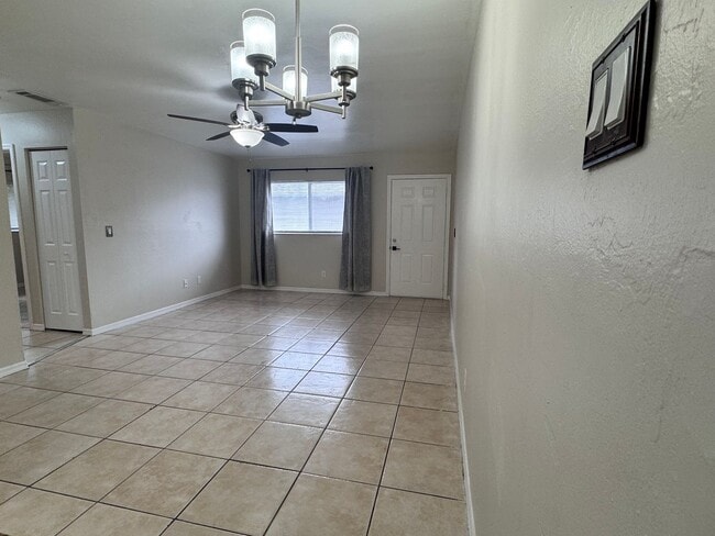 Photo - ANNUAL RENTAL - ARLINGTON PARK 2 BED/2 BATH Apartment