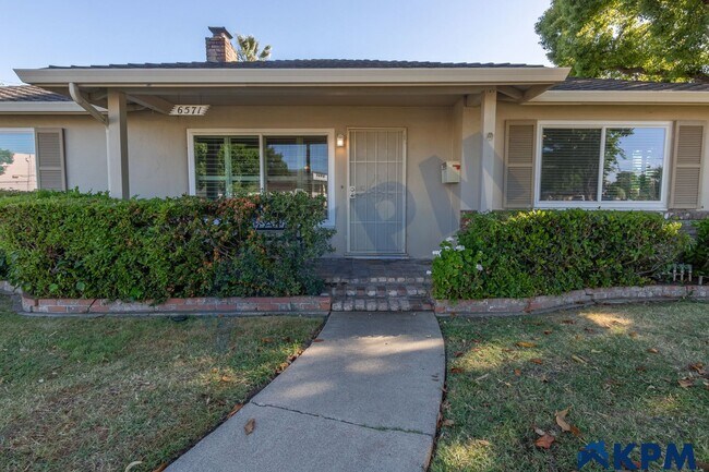 Building Photo - Adorable 3 Bedroom 1 Bath Lincoln Village ...