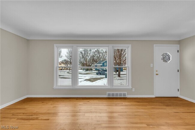 Building Photo - 23760 Puritan Ave