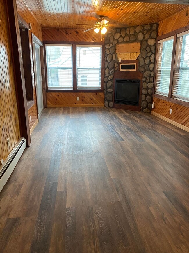 Building Photo - 28 North St