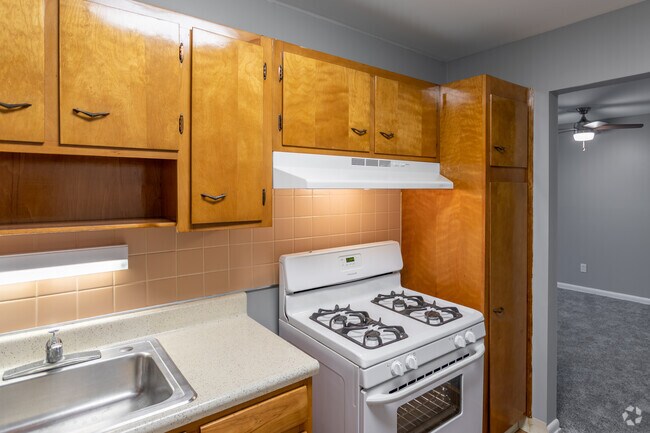 Montgomery Plaza Apartments in Cincinnati, OH