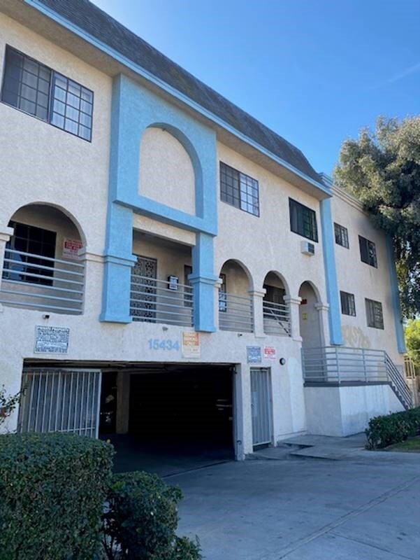 Building Photo - 15434 Rayen St