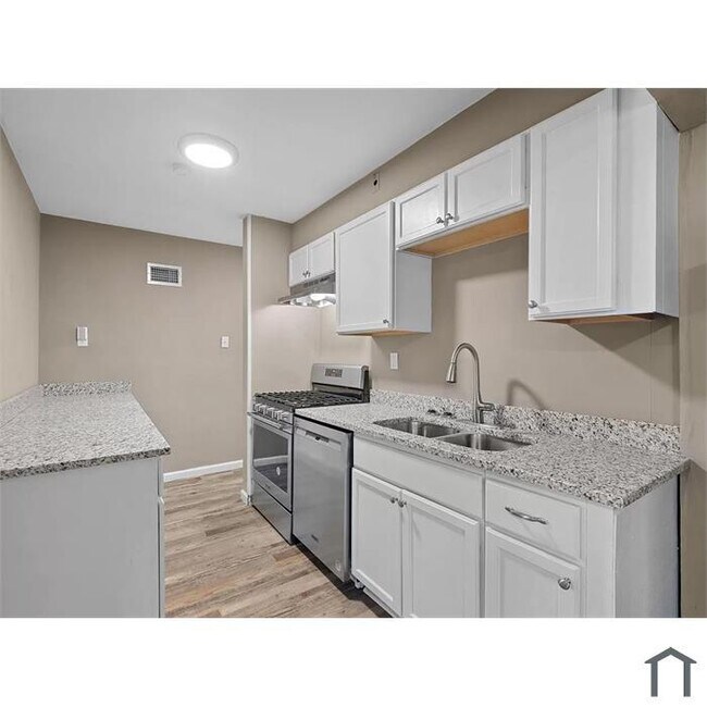 Foto del edificio - "Charming Updated  3 Bed, 1 Bath Home in B...