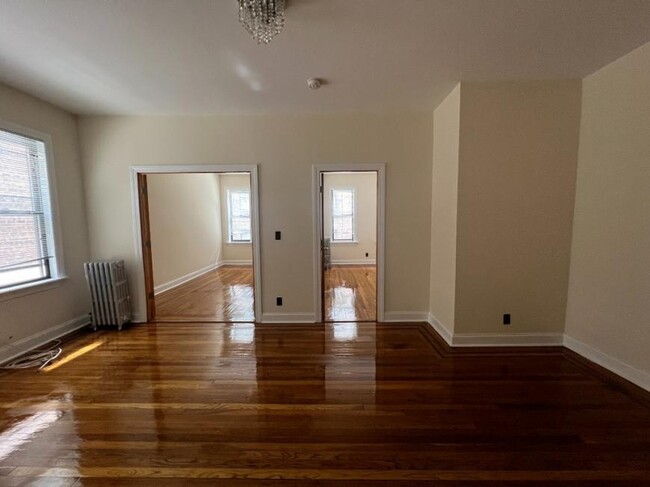 Building Photo - 1 bedroom in SUNNYSIDE NY 11104