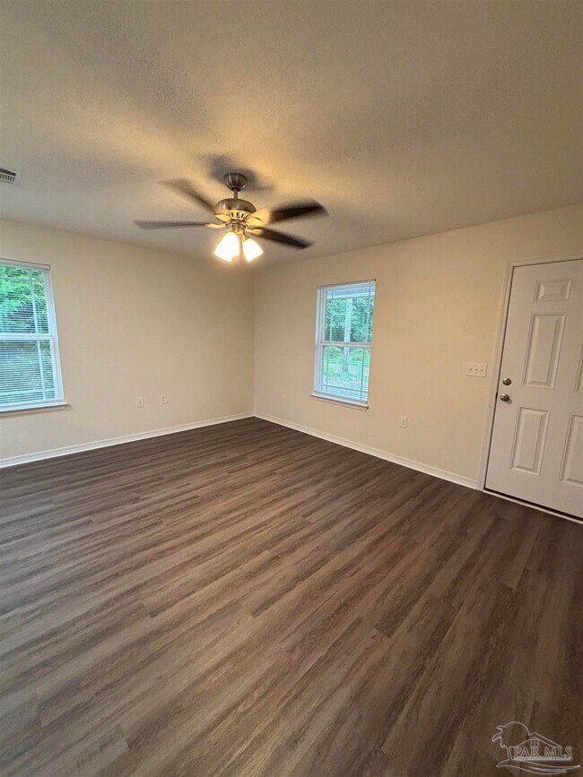 Foto del edificio - 6550 Maddox Rd
