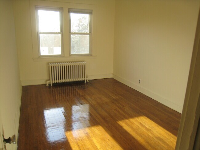 Dormitorio - 786 Brighton Ave