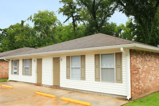 Building Photo - Chateau Audubon Apartments